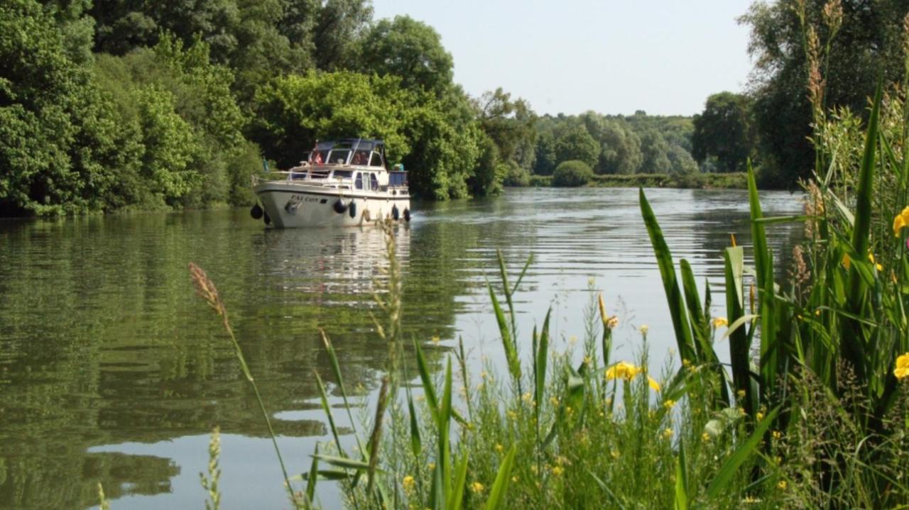 Au Cafe De La Gare, Spa, Peche En Saone Bourgogne Maison De Charme Spacieuse Dijon Dole Gray Pontailler-sur-Saone المظهر الخارجي الصورة